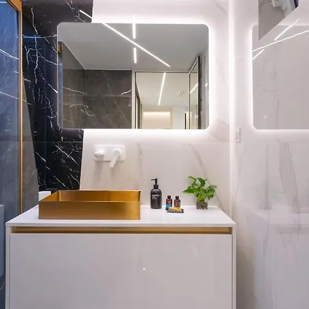 Appartamento H Experience Spectacular Rooftop Loft Candia